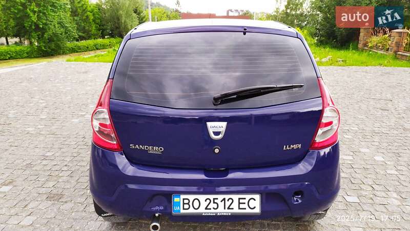 Хэтчбек Dacia Sandero 2009 в Кременце