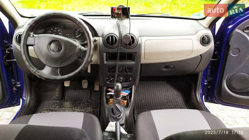 Хэтчбек Dacia Sandero 2009 в Кременце