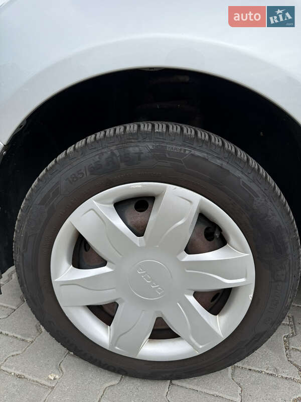 Хэтчбек Dacia Sandero 2009 в Черновцах