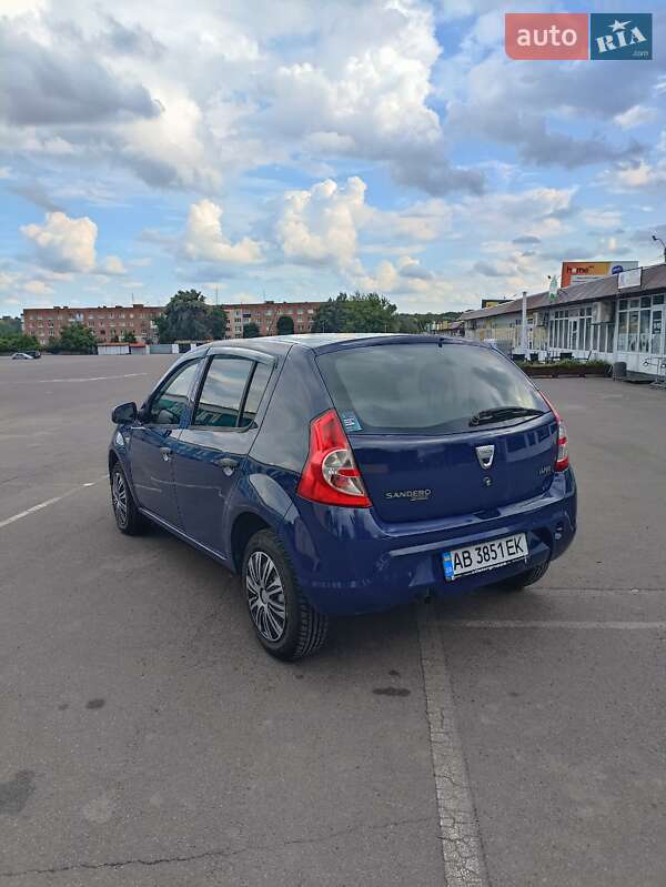 Хэтчбек Dacia Sandero 2009 в Тульчине