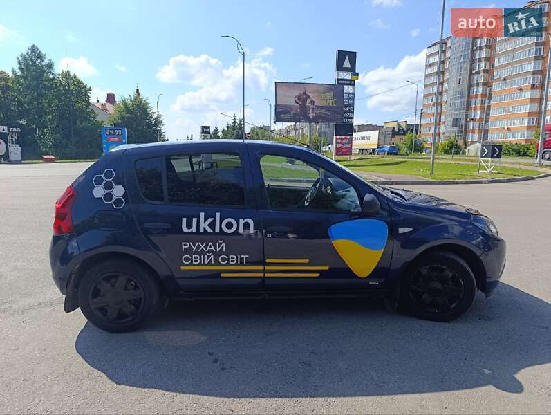 Хетчбек Dacia Sandero 2009 в Тернополі