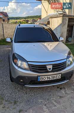Хэтчбек Dacia Sandero 2010 в Бучаче