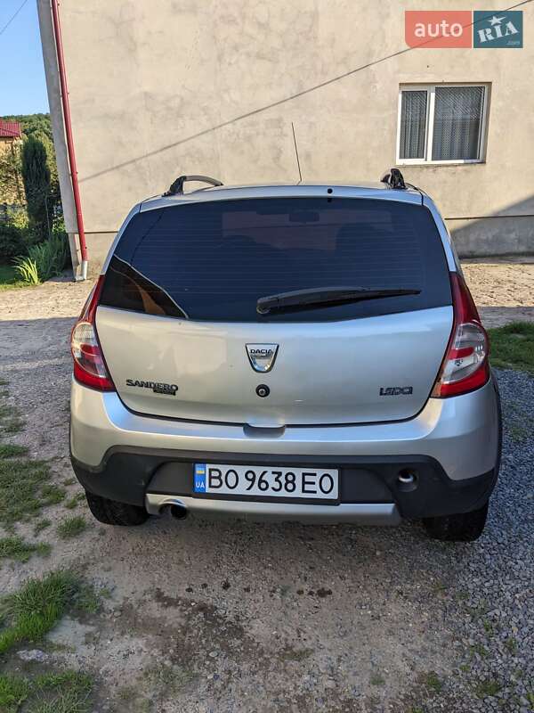 Хетчбек Dacia Sandero 2010 в Бучачі