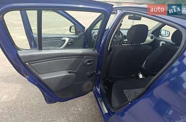 Хэтчбек Dacia Sandero 2009 в 