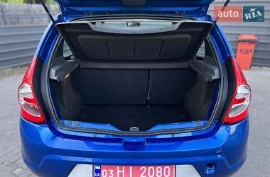 Хэтчбек Dacia Sandero 2009 в 