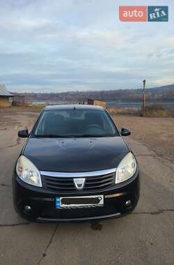 Хетчбек Dacia Sandero 2010 в Ямполі
