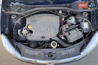 Хэтчбек Dacia Sandero 2010 в 