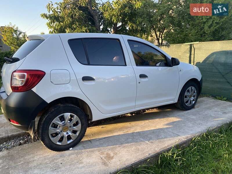 Хетчбек Dacia Sandero 2013 в Хмельницькому