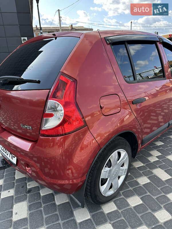 Хэтчбек Dacia Sandero 2009 в Хмельницком