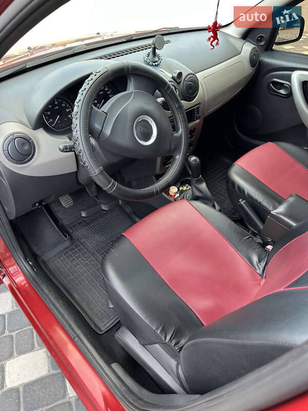 Хэтчбек Dacia Sandero 2009 в Хмельницком