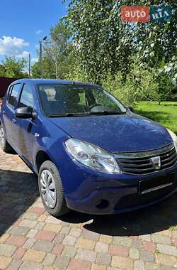 Хэтчбек Dacia Sandero 2009 в Ужгороде