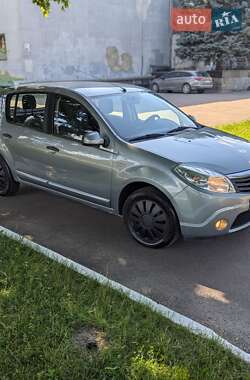 Хетчбек Dacia Sandero 2008 в Рівному