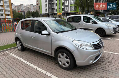 Хетчбек Dacia Sandero 2011 в Рівному