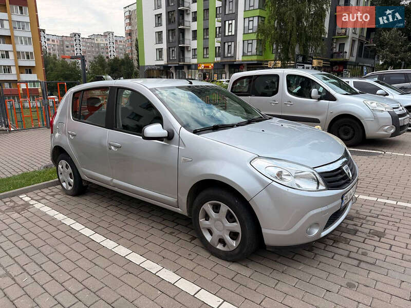 Dacia Sandero 2011