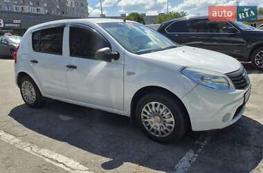 Хетчбек Dacia Sandero 2011 в Дніпрі