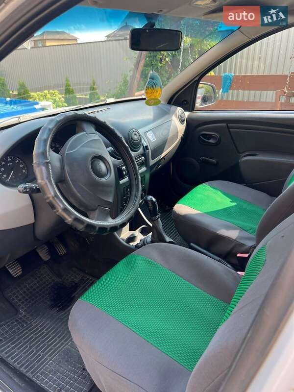 Хэтчбек Dacia Sandero 2008 в Черновцах фото 4 Хэтчбек Dacia Sandero 2008 в Черновцах