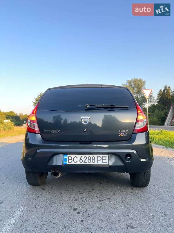 Хетчбек Dacia Sandero 2009 в Східниці