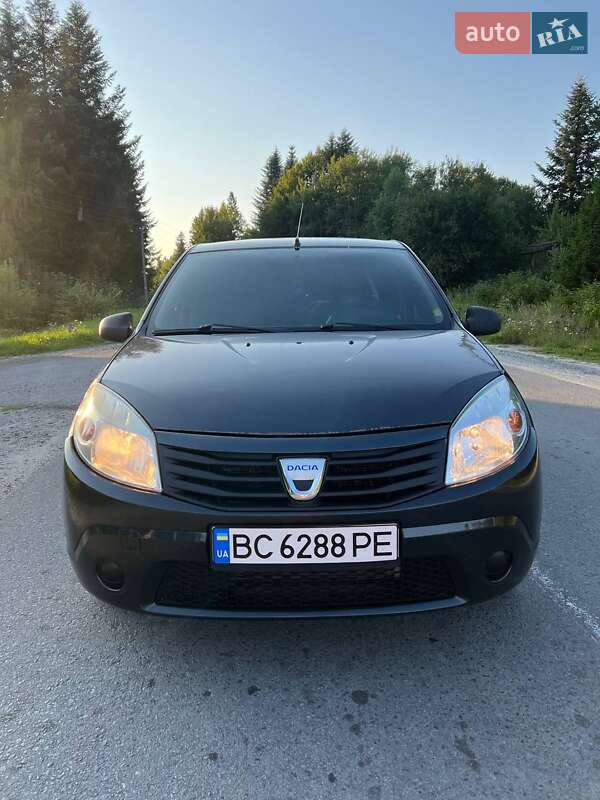 Хетчбек Dacia Sandero 2009 в Східниці