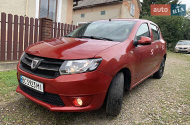 Хэтчбек Dacia Sandero 2013 в Каменке-Бугской