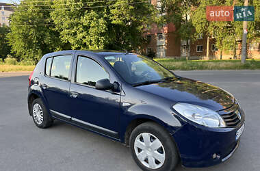 Хэтчбек Dacia Sandero 2012 в Миргороде