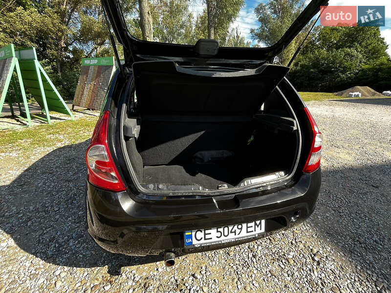 Хетчбек Dacia Sandero 2009 в Чернівцях