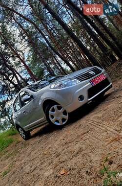 Хэтчбек Dacia Sandero 2010 в Полтаве