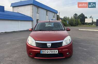Хэтчбек Dacia Sandero 2010 в Радивилове