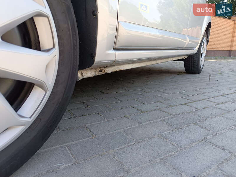 Хэтчбек Dacia Sandero 2009 в Красилове