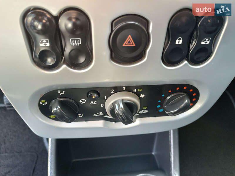 Хэтчбек Dacia Sandero 2009 в Красилове