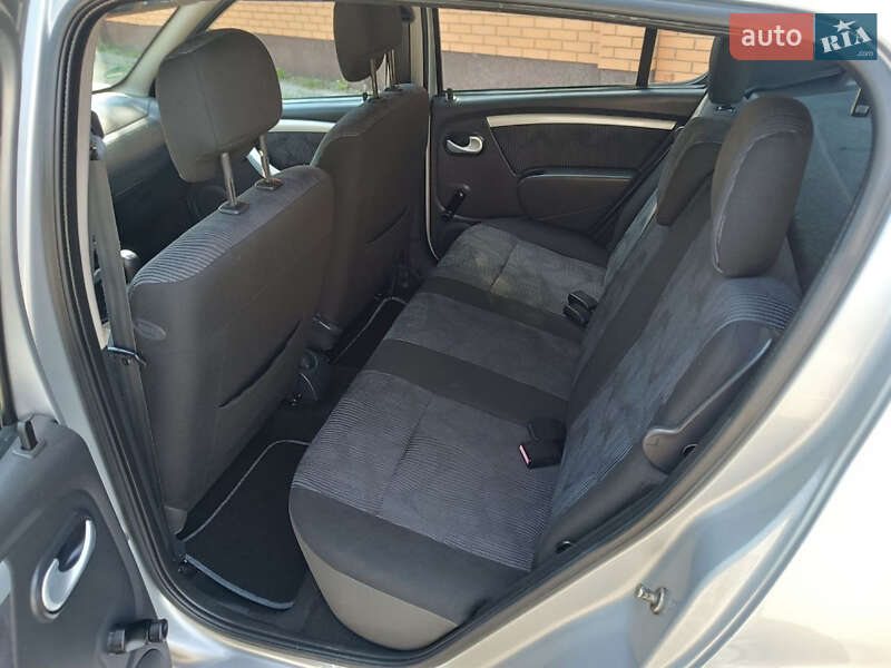 Хэтчбек Dacia Sandero 2009 в Красилове