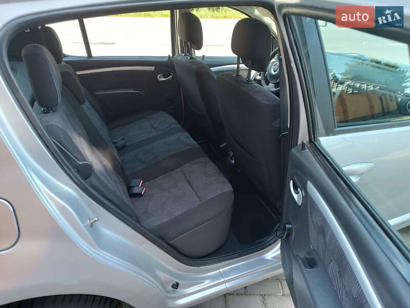 Хэтчбек Dacia Sandero 2009 в Красилове