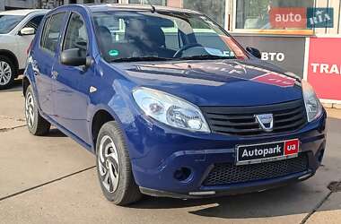 Хетчбек Dacia Sandero 2009 в  фото 3 Хетчбек Dacia Sandero 2009 в