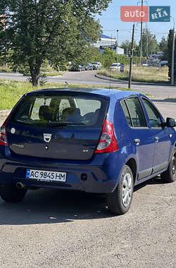 Хэтчбек Dacia Sandero 2009 в 