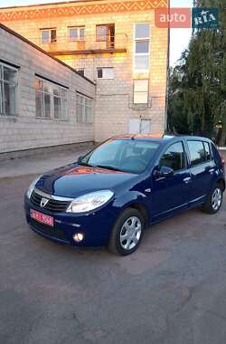 Хэтчбек Dacia Sandero 2009 в Конотопе