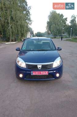 Хэтчбек Dacia Sandero 2009 в 