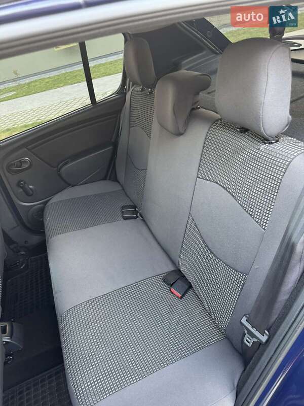 Хетчбек Dacia Sandero 2010 в Рівному