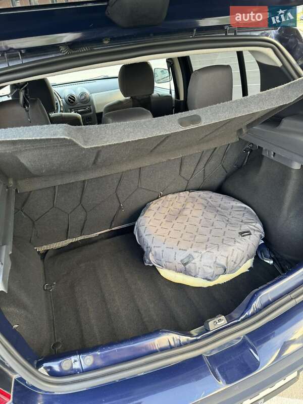 Хетчбек Dacia Sandero 2010 в Рівному