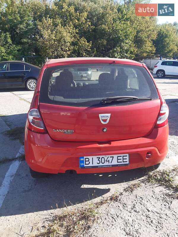 Хетчбек Dacia Sandero 2009 в Полтаві