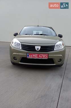 Хетчбек Dacia Sandero 2008 в Луцьку