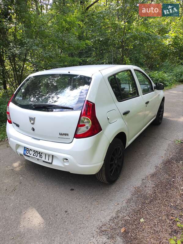 Хетч��ек Dacia Sandero 2009 в Сокалі