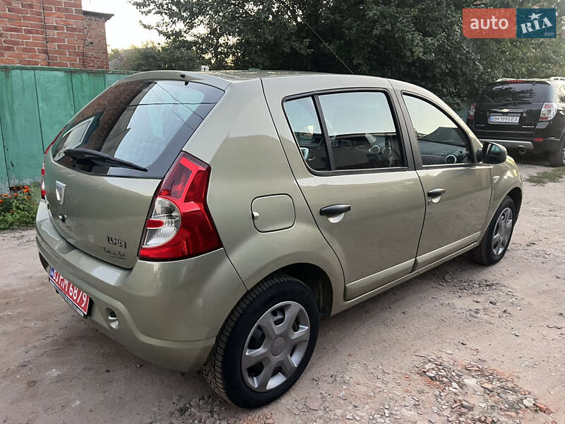 Хетчбек Dacia Sandero 2008 в Охтирці