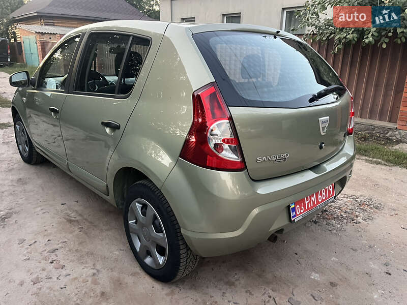 Хетчбек Dacia Sandero 2008 в Охтирці