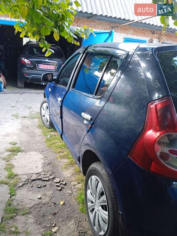 Хэтчбек Dacia Sandero 2009 в Сумах