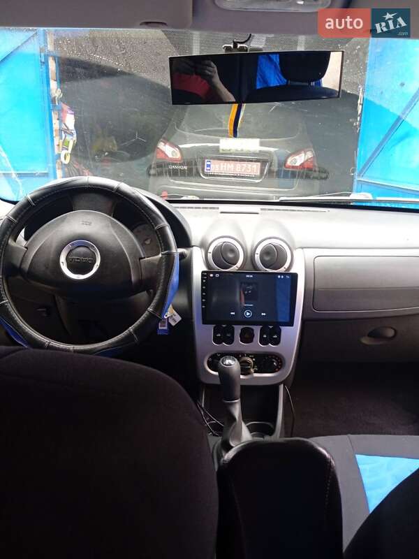 Хэтчбек Dacia Sandero 2009 в Сумах