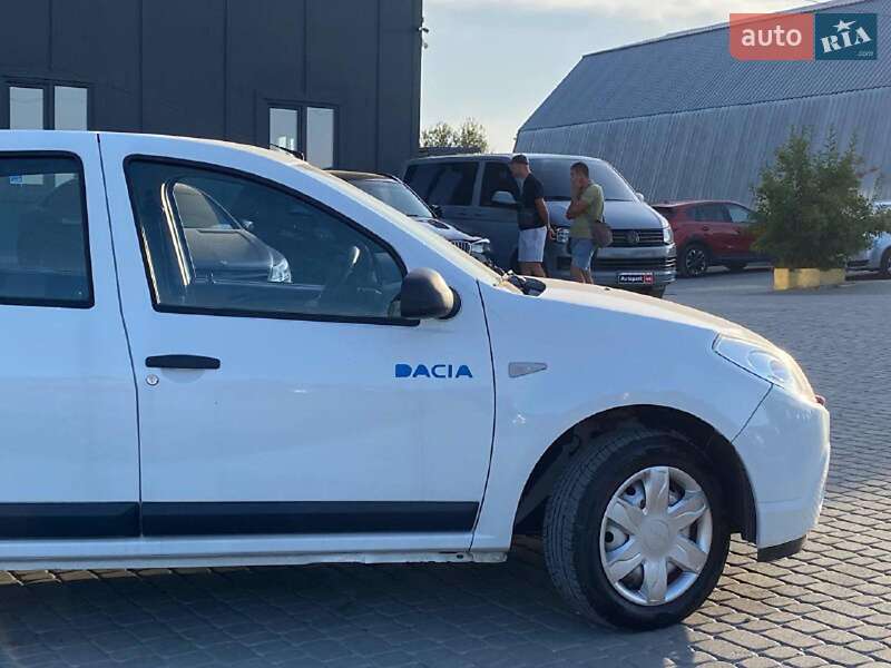 Хэтчбек Dacia Sandero 2010 в Львове
