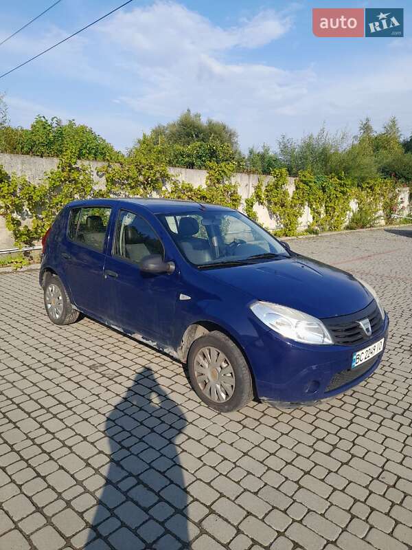 Хетчбек Dacia Sandero 2009 в Львові