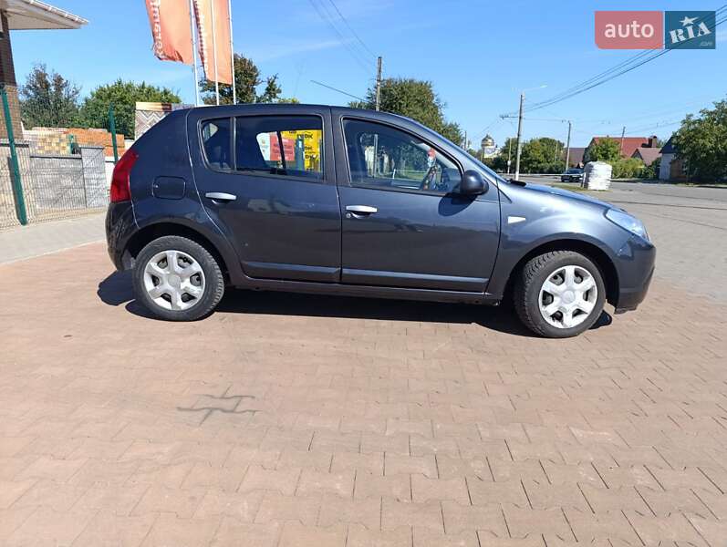 Хетчбек Dacia Sandero 2009 в Сумах