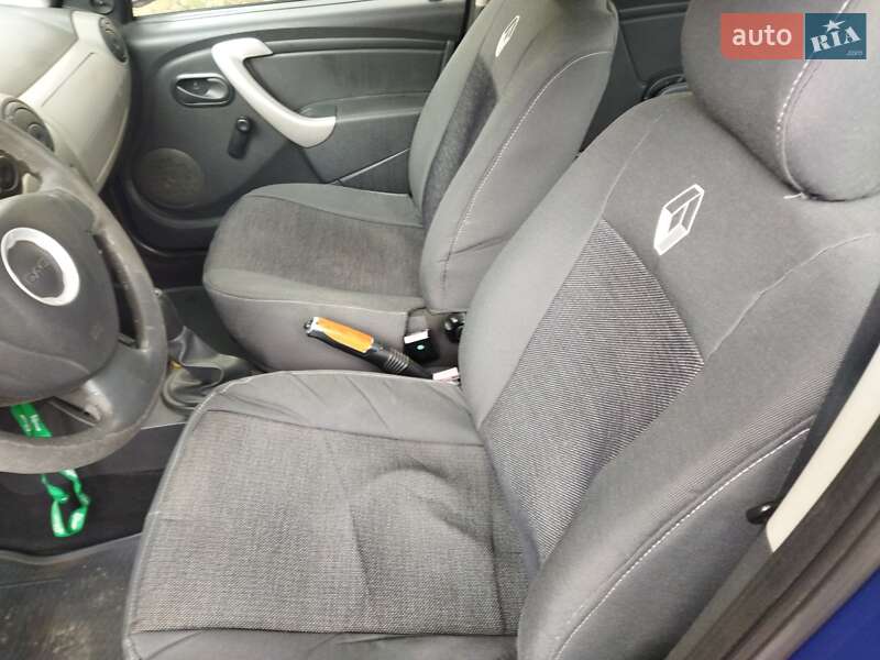 Хэтчбек Dacia Sandero 2009 в Ивано-Франковске