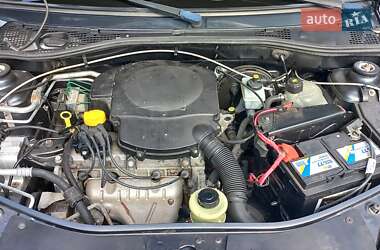 Хэтчбек Dacia Sandero 2008 в 
