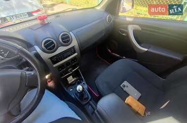 Хэтчбек Dacia Sandero 2011 в 